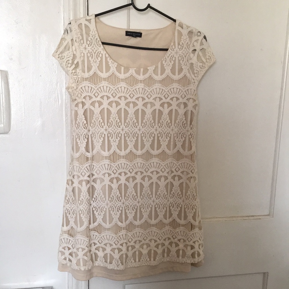 Socialite Lace Boho Cap Sleeve Shift Dress